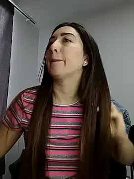 bisexualmilf – webcam model profile photo Image 9