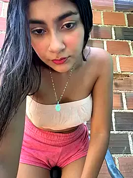 seraphine23 – webcam model profile photo Image 3