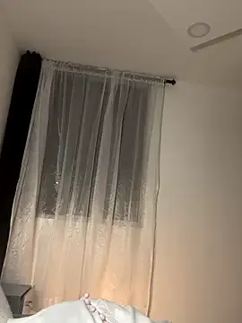 seraphine23 – webcam model profile photo Image 7