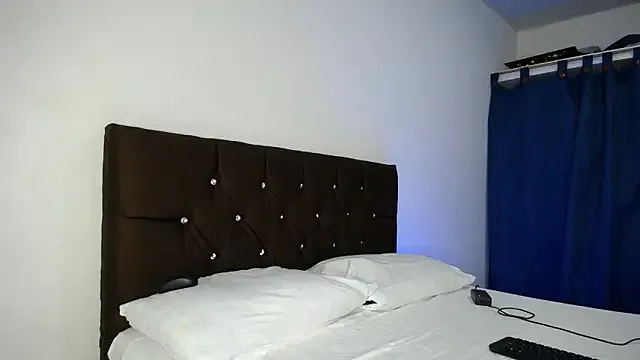 Cute-Simmi69 – webcam model profile photo Image 12