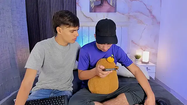 enchant_baby_ – webcam model profile photo Image 11