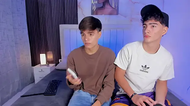 enchant_baby_ – webcam model profile photo Image 12