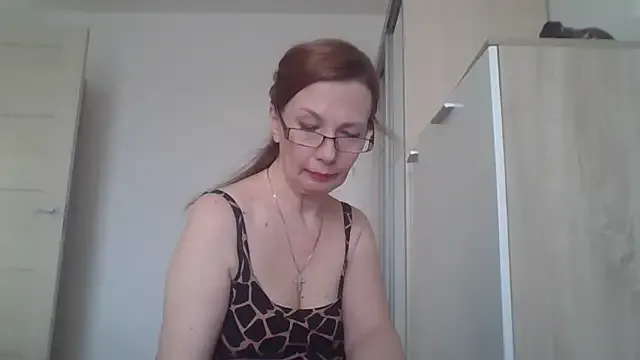 suziegoglia – webcam model profile photo Image 3