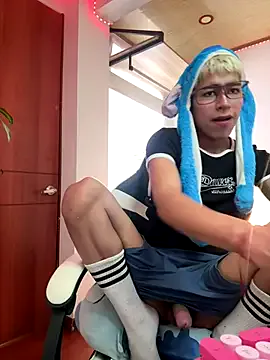 alexandjohntv – webcam model profile photo Image 18