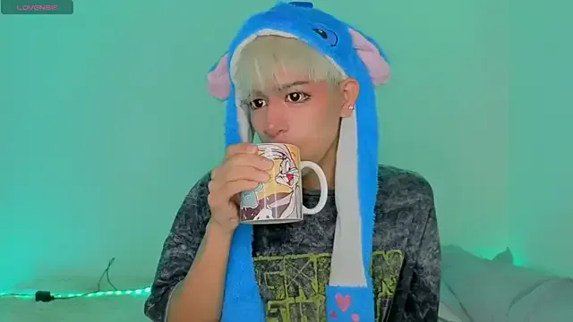 alexandjohntv – webcam model profile photo Image 7