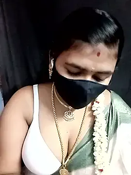 bisexualmilf – webcam model profile photo Image 17