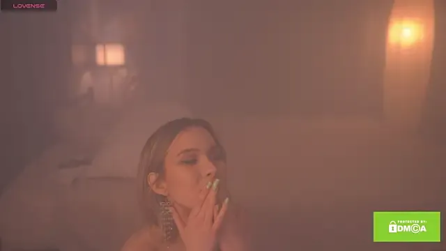 cute_fox_girl – webcam model profile photo Image 4