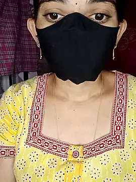 roouse – webcam model profile photo Image 10