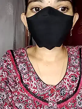 roouse – webcam model profile photo Image 14