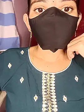 roouse – webcam model profile photo Image 4