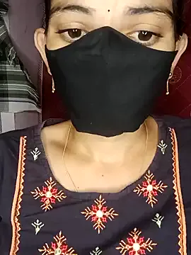 roouse – webcam model profile photo Image 5