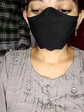 roouse – webcam model profile photo Image 9