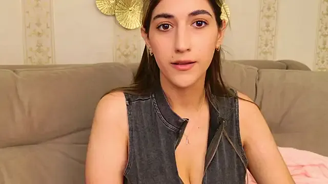 alexandjohntv – webcam model profile photo Image 7