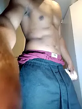 PumaShyXD – webcam model profile photo Image 7