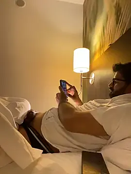 hornyshow_tv – webcam model profile photo Image 7