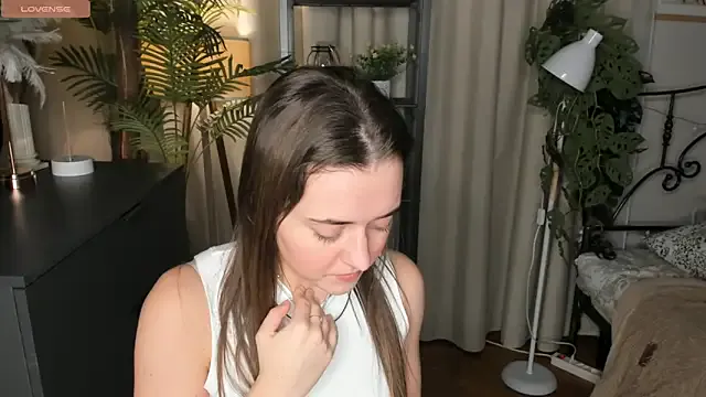 petites_perles – webcam model profile photo Image 11