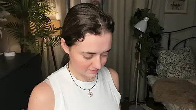 petites_perles – webcam model profile photo Image 13