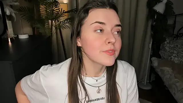 petites_perles – webcam model profile photo Image 15