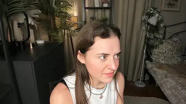 petites_perles – webcam model profile photo Image 16