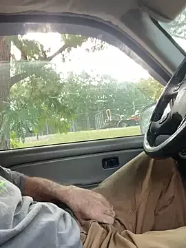 DomManlyGuy – webcam model profile photo Image 11