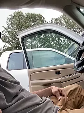 DomManlyGuy – webcam model profile photo Image 2