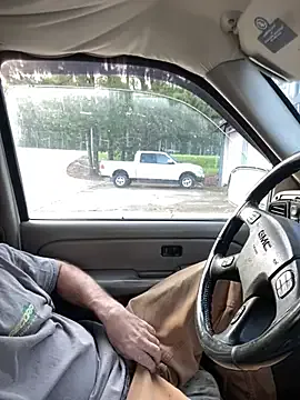 DomManlyGuy – webcam model profile photo Image 4