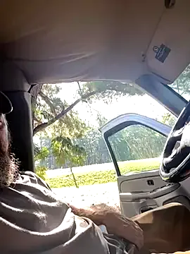 DomManlyGuy – webcam model profile photo Image 9