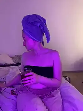 Tijara-im-Pyjama Image 4
