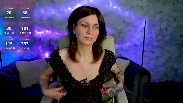 zeldaes – webcam model profile photo Image 8