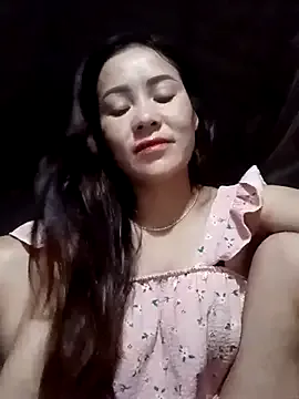 bisexualmilf – webcam model profile photo Image 12