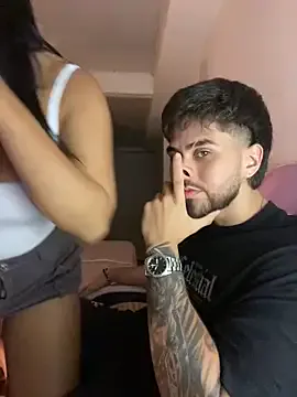 yakamozamazing – webcam model profile photo Image 2