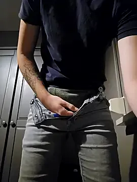 PabloArena – webcam model profile photo Image 4