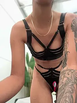 V-Hot-Sweti – webcam model profile photo Image 5