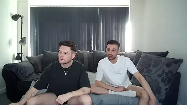 petites_perles – webcam model profile photo Image 10