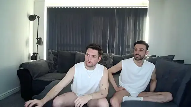 petites_perles – webcam model profile photo Image 13