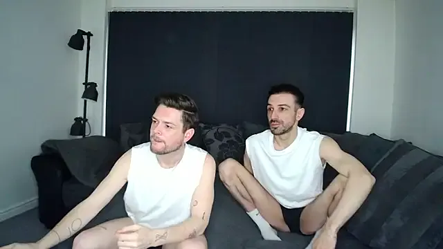 petites_perles – webcam model profile photo Image 16