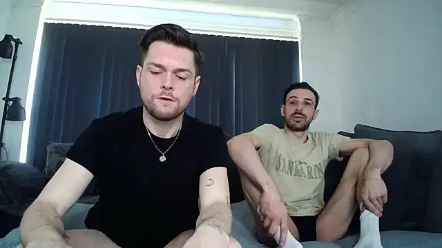 petites_perles – webcam model profile photo Image 17