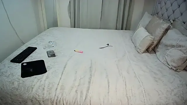 SallyDinosaur chat room preview Image 14