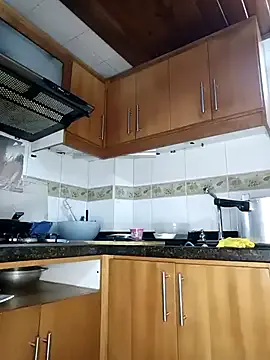 Vale_Saenzz – webcam model profile photo