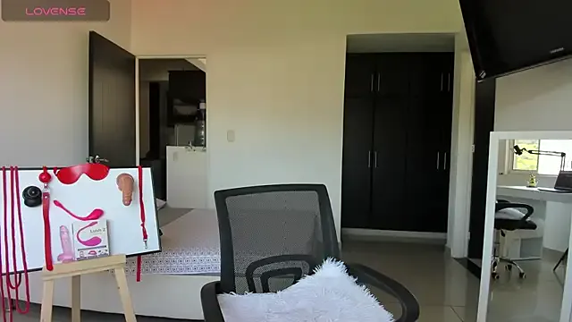 See_my_Boobs_ – webcam model profile photo Image 4