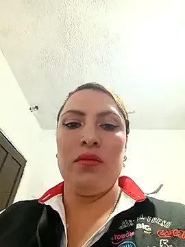 darilboom – webcam model profile photo Image 4