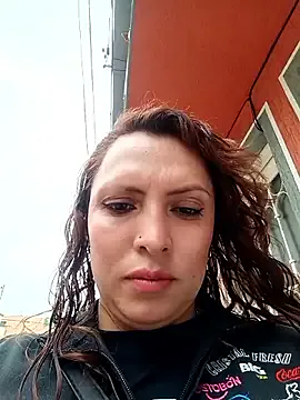 darilboom – webcam model profile photo Image 9