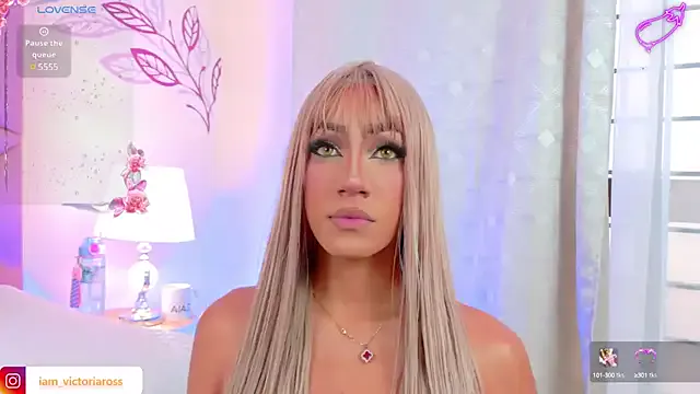 plush_flame_twinkle_meow – webcam model profile photo Image 6