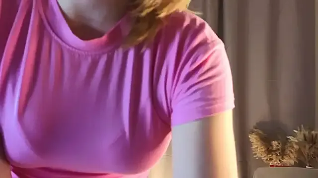 ary_mia – webcam model profile photo Image 3