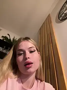 candy_flo – webcam model profile photo Image 18