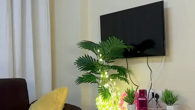 ChocoTime – webcam model profile photo Image 13