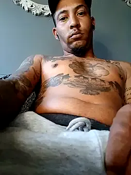 DomManlyGuy – webcam model profile photo Image 7