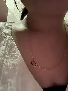 janitamunerlyn – webcam model profile photo Image 3