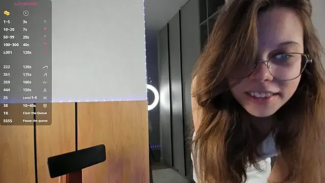 evelune – webcam model profile photo Image 15