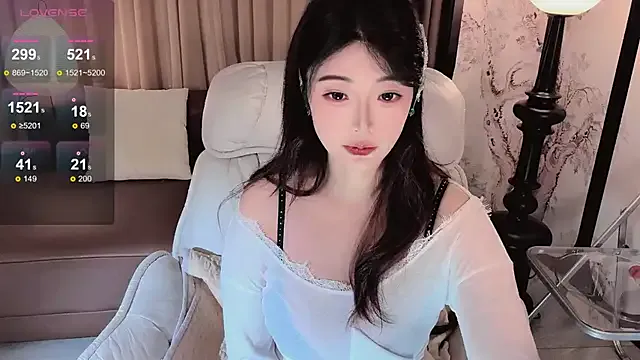 ella_lee15 – webcam model profile photo Image 17